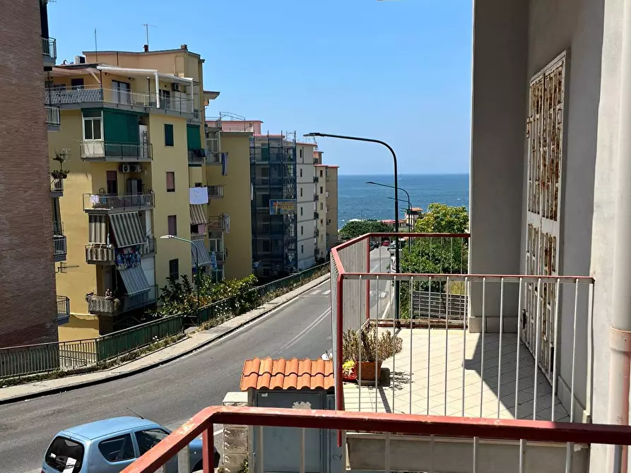 Immagine 5 di Appartamento in vendita  in via degli incisori a Torre Del Greco