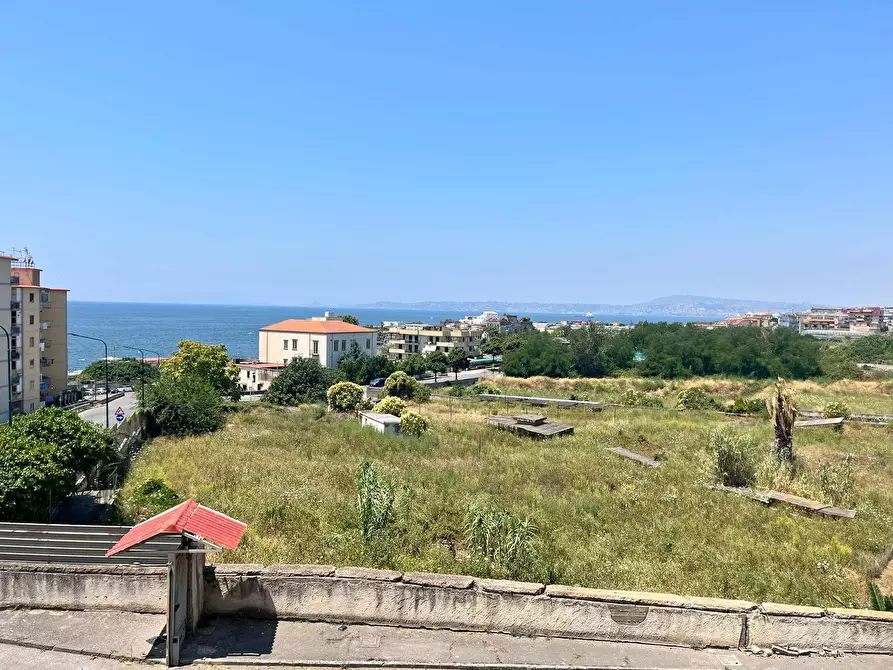Immagine 1 di Appartamento in vendita  in via degli incisori a Torre Del Greco