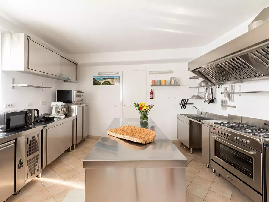 Immagine 15 di Villa in vendita  in punta tramontana a Castelsardo