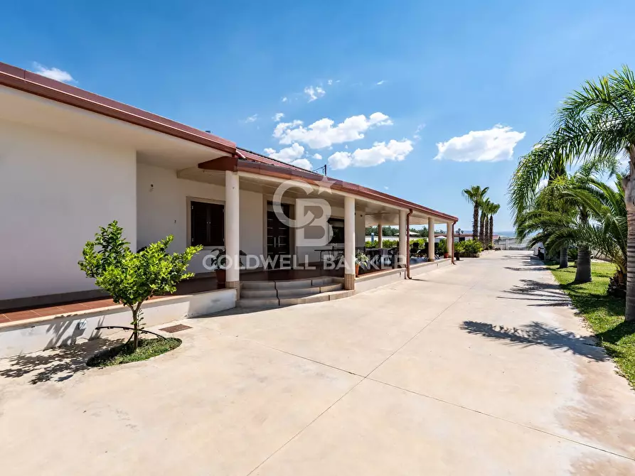 Immagine 3 di Villa in vendita  in Via Lancia 107 a Mazzarrone