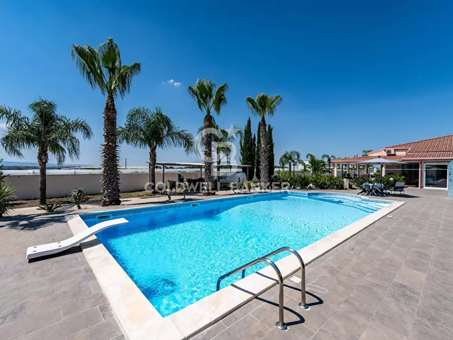 Immagine 2 di Villa in vendita  in Via Lancia 107 a Mazzarrone