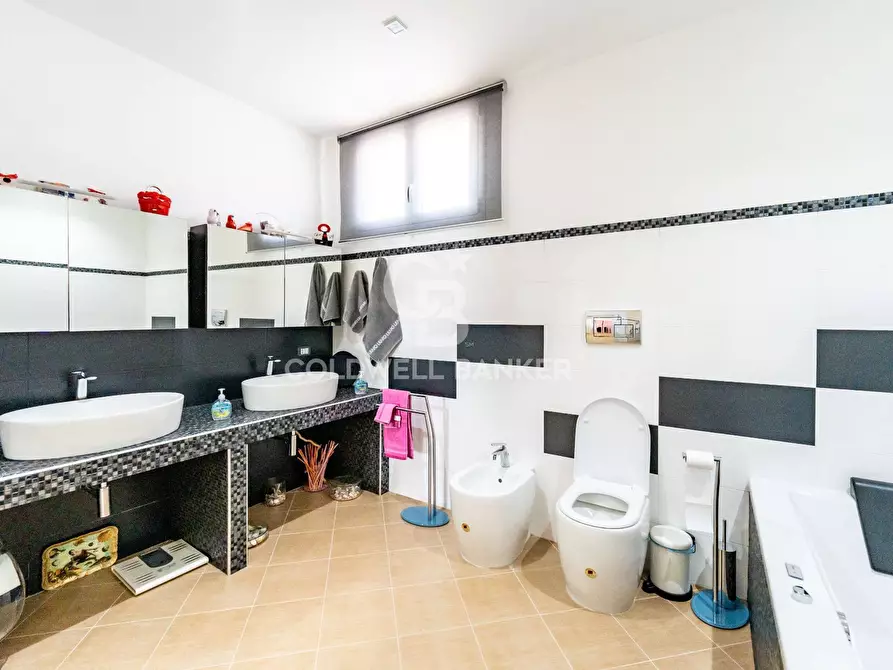 Immagine 20 di Villa in vendita  in Via Lancia 107 a Mazzarrone