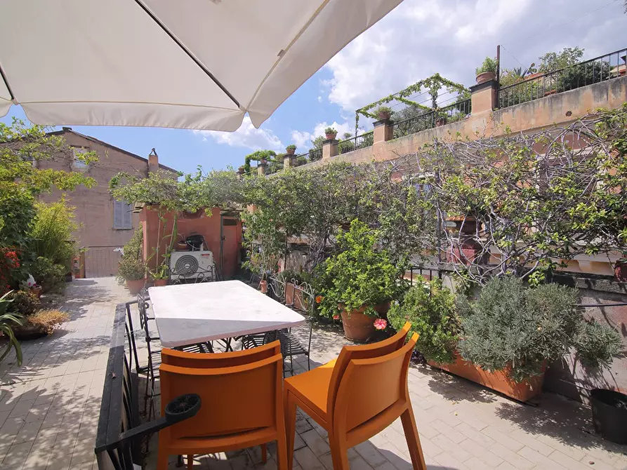 Immagine 4 di Attico in vendita  in vicolo de bovari a Roma