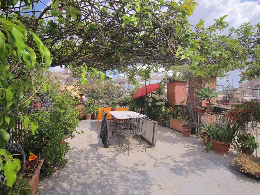 Immagine 6 di Attico in vendita  in vicolo de bovari a Roma