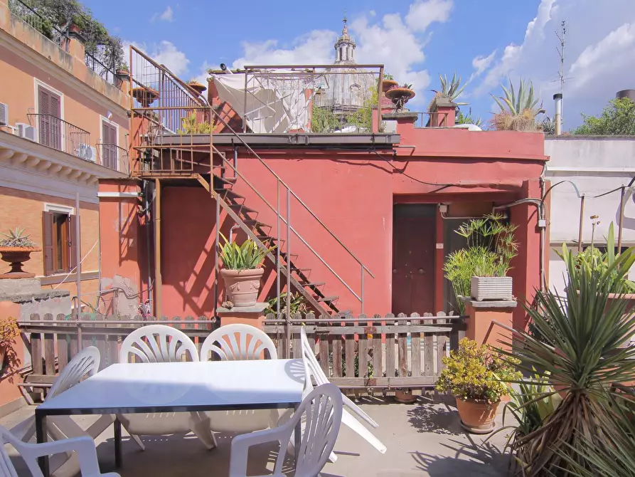 Immagine 12 di Attico in vendita  in vicolo de bovari a Roma