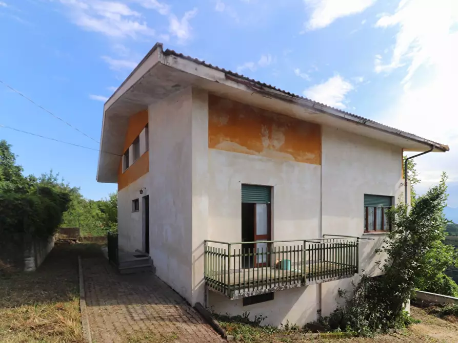 Immagine 5 di Villa in vendita  in via Donadei a Belvedere Langhe