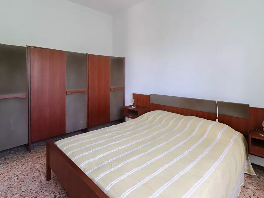 Immagine 15 di Villa in vendita  in via Donadei a Belvedere Langhe