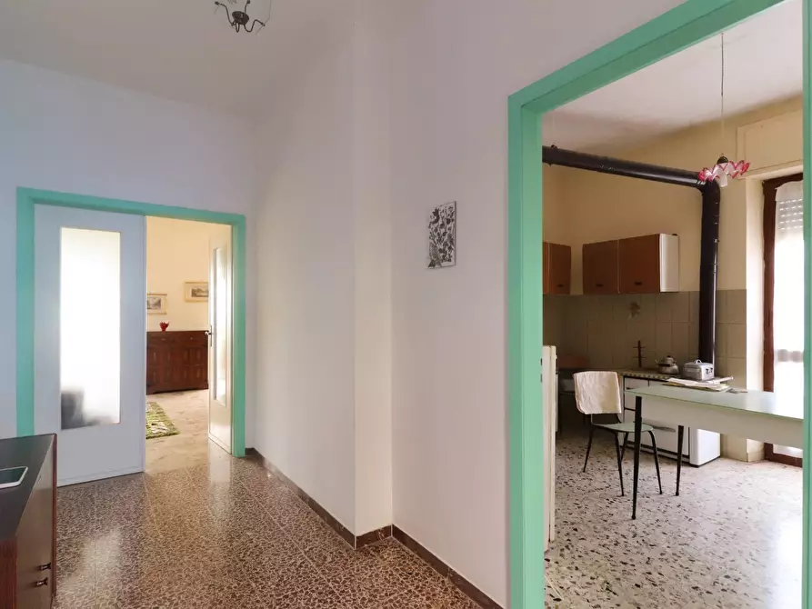 Immagine 10 di Villa in vendita  in via Donadei a Belvedere Langhe