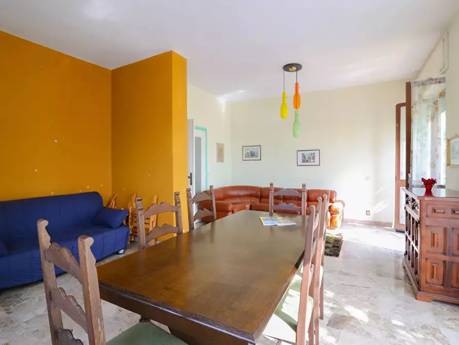 Immagine 6 di Villa in vendita  in via Donadei a Belvedere Langhe