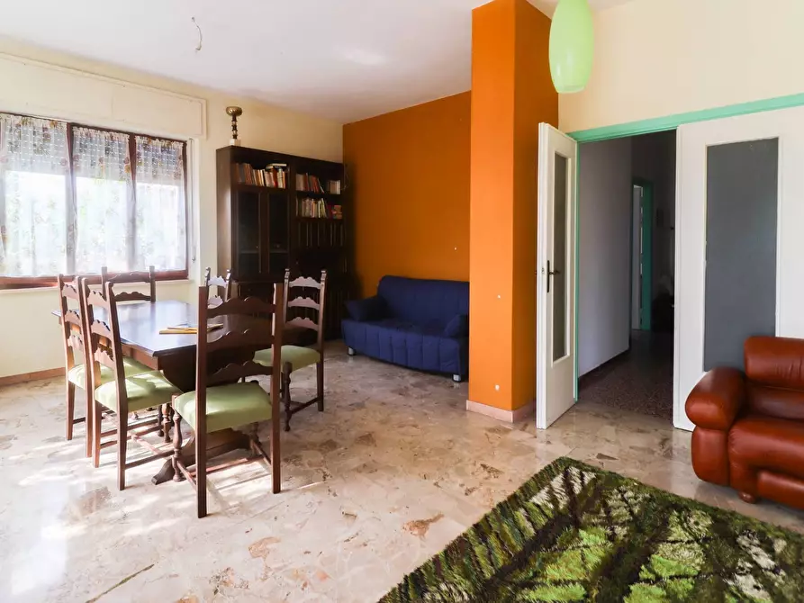 Immagine 7 di Villa in vendita  in via Donadei a Belvedere Langhe