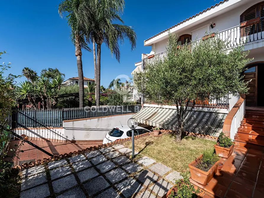 casa indipendente in vendita ad Aci Catena