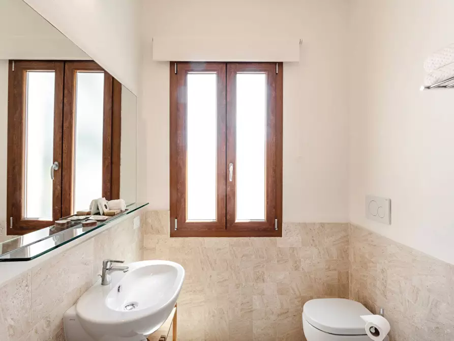 Immagine 9 di Villa in vendita  in Via Asproni 5 a Olbia