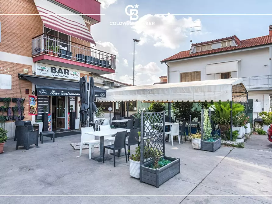 Immagine 2 di Locale commerciale in vendita  in Via Torre del Vescovo 1 a Pomezia