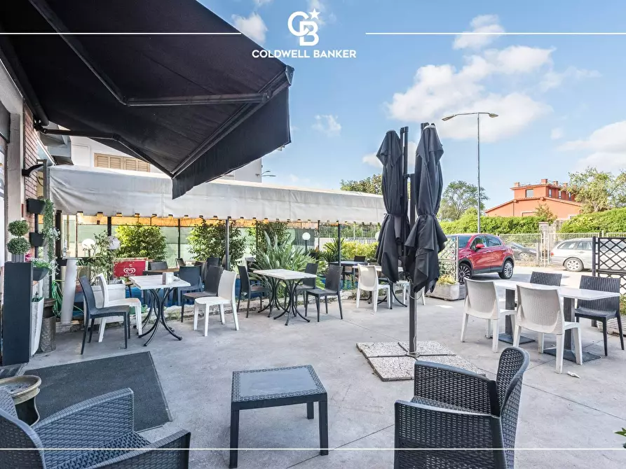 Immagine 3 di Locale commerciale in vendita  in Via Torre del Vescovo 1 a Pomezia