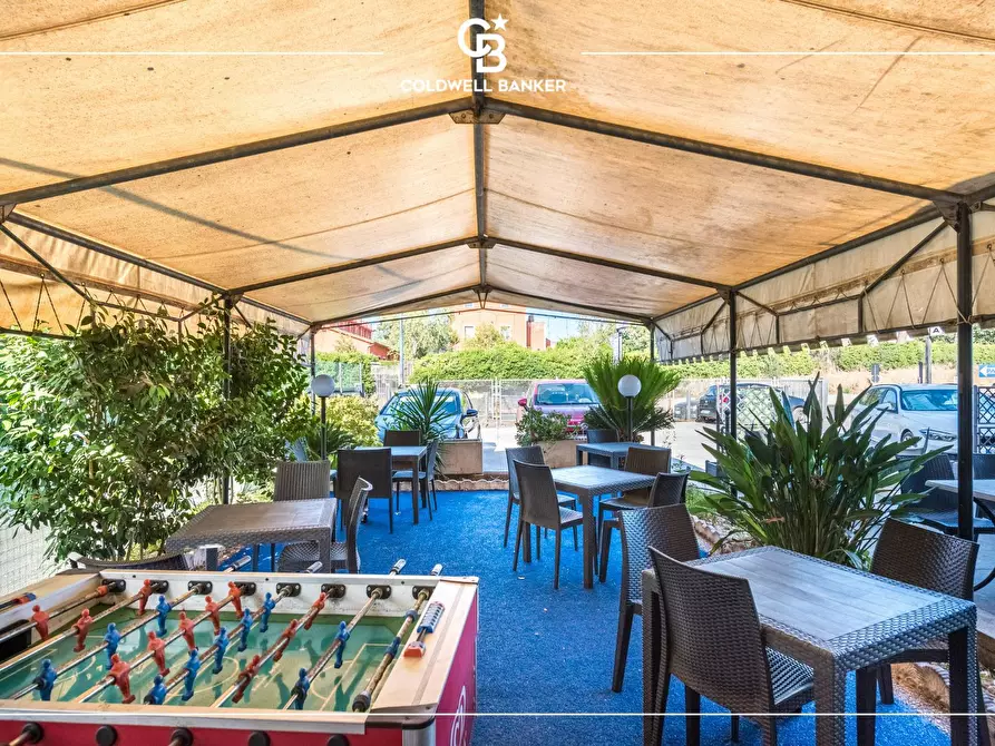 Immagine 17 di Locale commerciale in vendita  in Via Torre del Vescovo 1 a Pomezia