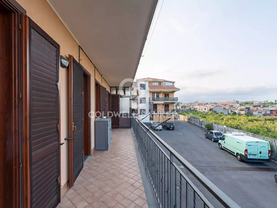 Immagine 11 di Appartamento in vendita  in Via Barcellona   (Pozzillo) 30 a Acireale