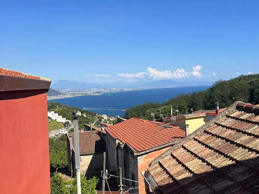 Immagine 1 di Appartamento in vendita  in VIA IACONTI 29 a Vietri Sul Mare