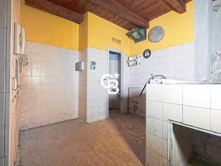 Immagine 9 di Locale commerciale in vendita  in Via Centoponti a Viterbo