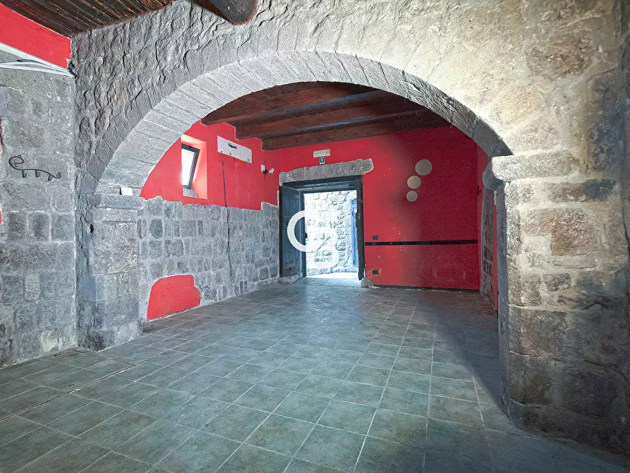 Immagine 1 di Locale commerciale in vendita  in Via Centoponti a Viterbo