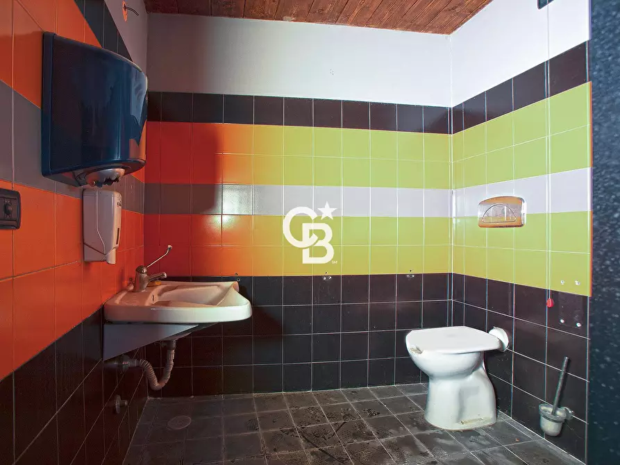 Immagine 14 di Locale commerciale in vendita  in Via Centoponti a Viterbo