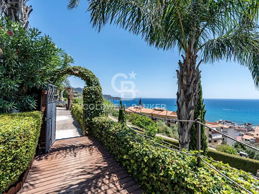 Immagine 47 di Villa in vendita  in via delle fornaci 3 a Giardini-Naxos