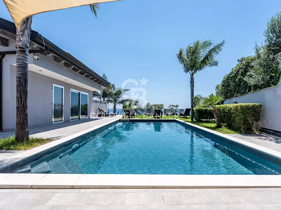 Immagine 32 di Villa in vendita  in via delle fornaci 3 a Giardini-Naxos