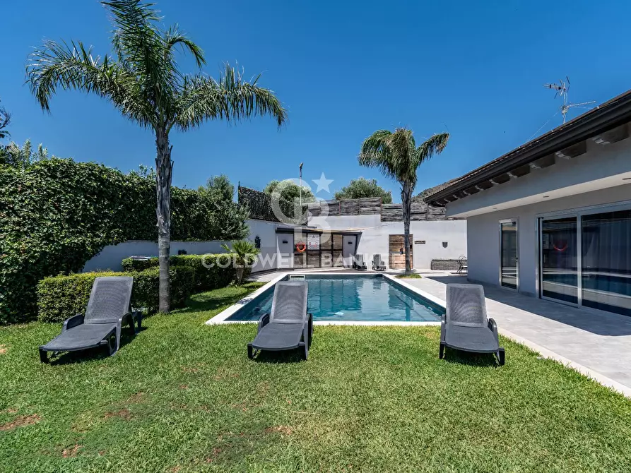 Immagine 37 di Villa in vendita  in via delle fornaci 3 a Giardini-Naxos