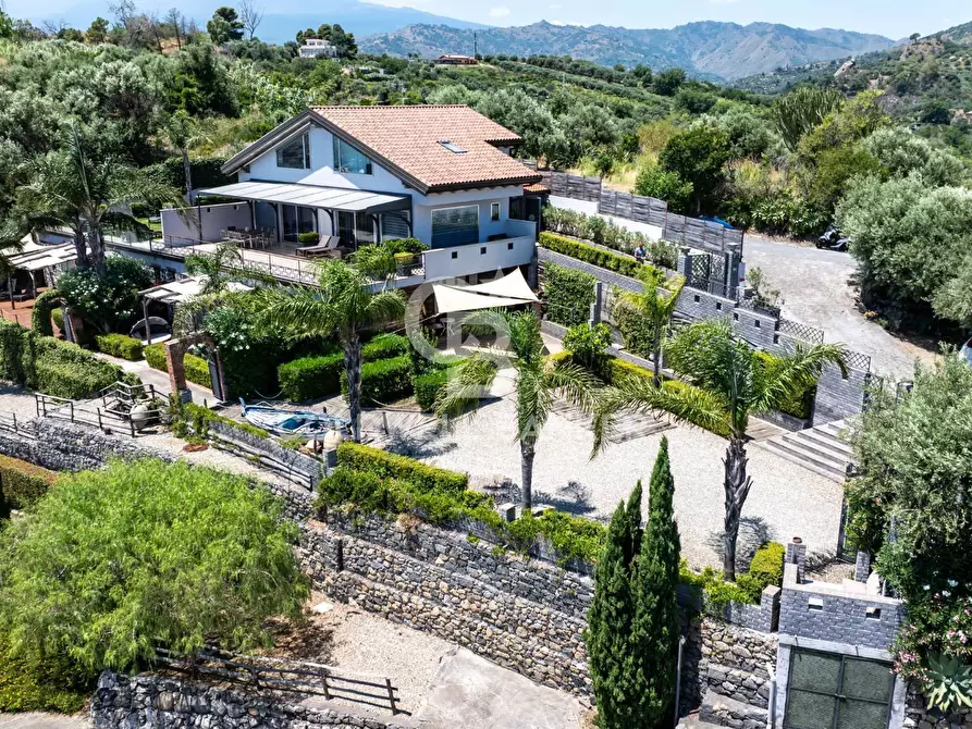 Immagine 4 di Villa in vendita  in via delle fornaci 3 a Giardini-Naxos