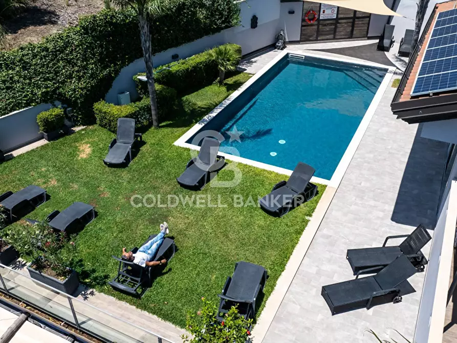 Immagine 13 di Villa in vendita  in via delle fornaci 3 a Giardini-Naxos