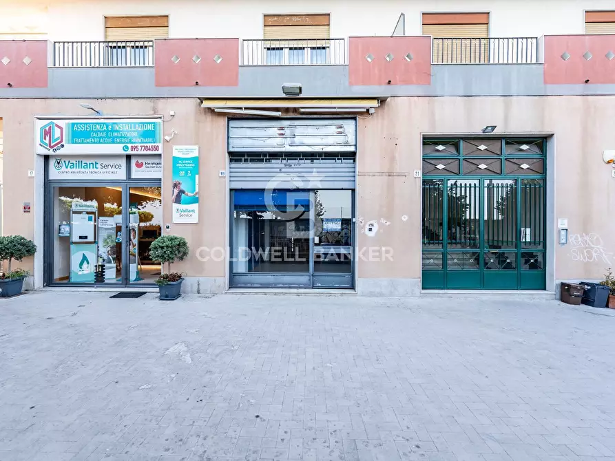 Immagine 19 di Locale commerciale in affitto  in Viale Regina Margherita 19 a Acireale
