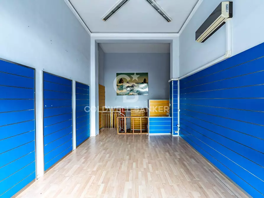 Immagine 1 di Locale commerciale in affitto  in Viale Regina Margherita 19 a Acireale