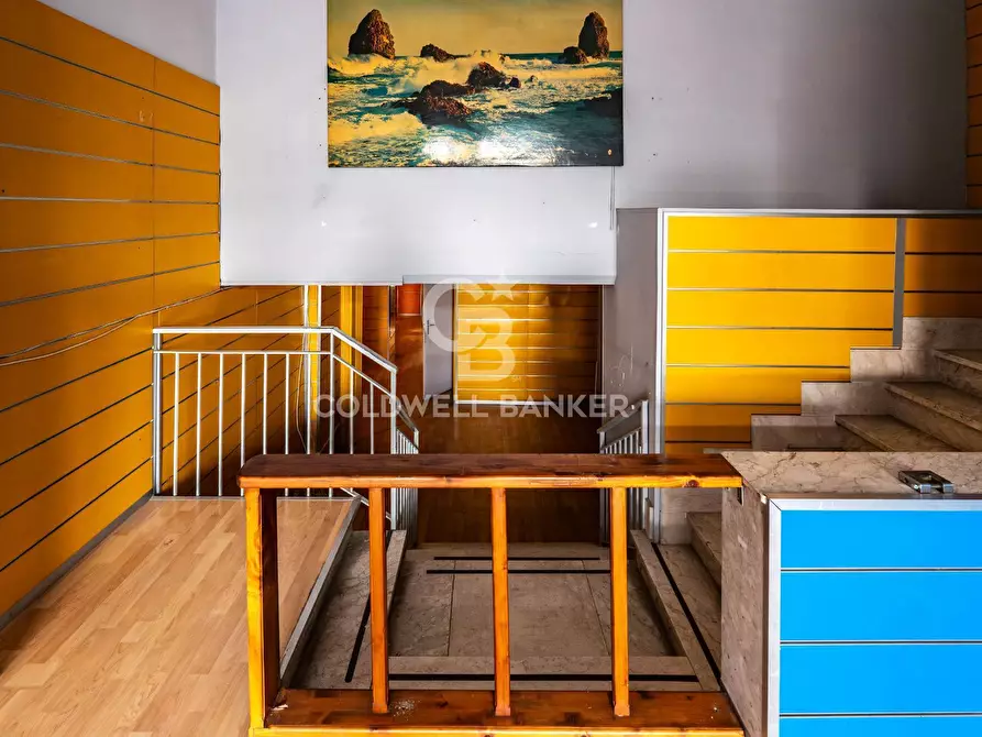 Immagine 4 di Locale commerciale in affitto  in Viale Regina Margherita 19 a Acireale