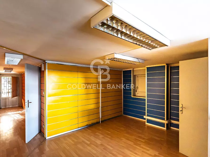 Immagine 8 di Locale commerciale in affitto  in Viale Regina Margherita 19 a Acireale