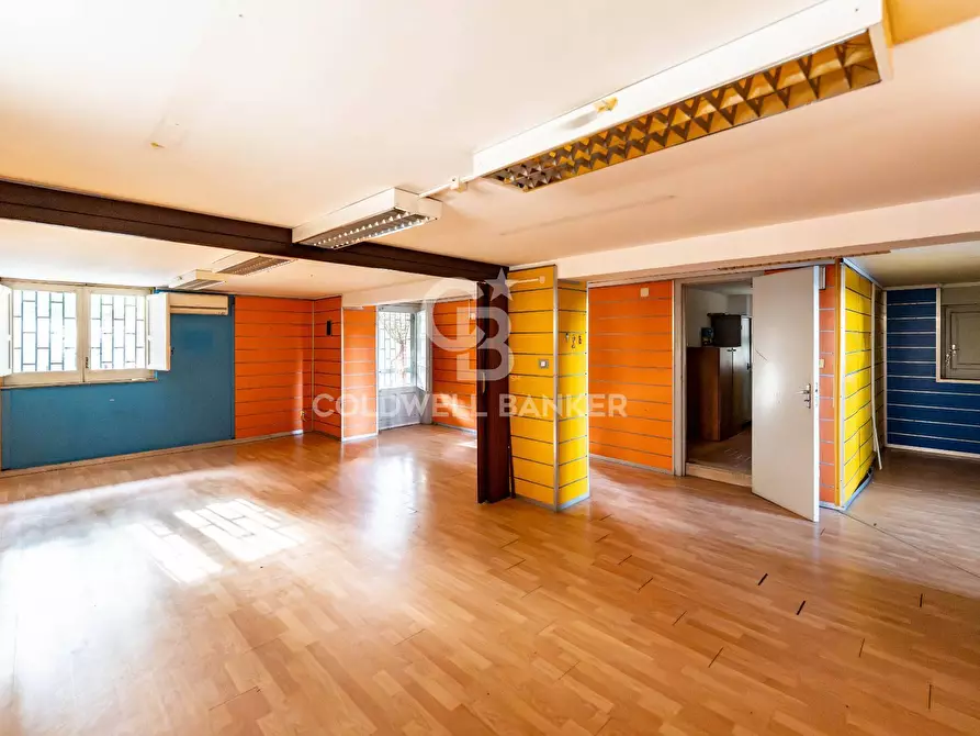 Immagine 11 di Locale commerciale in affitto  in Viale Regina Margherita 19 a Acireale