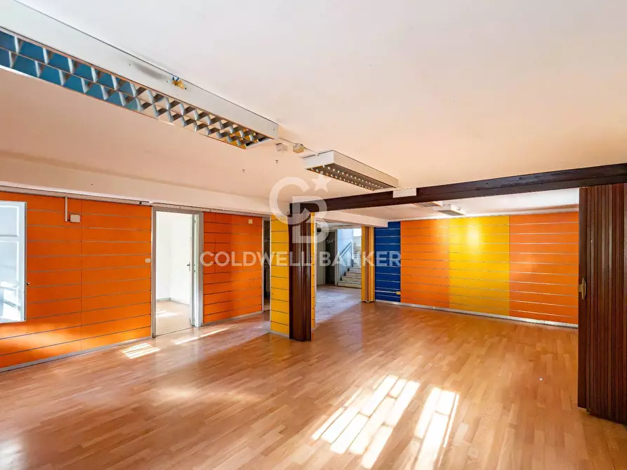 Immagine 12 di Locale commerciale in affitto  in Viale Regina Margherita 19 a Acireale