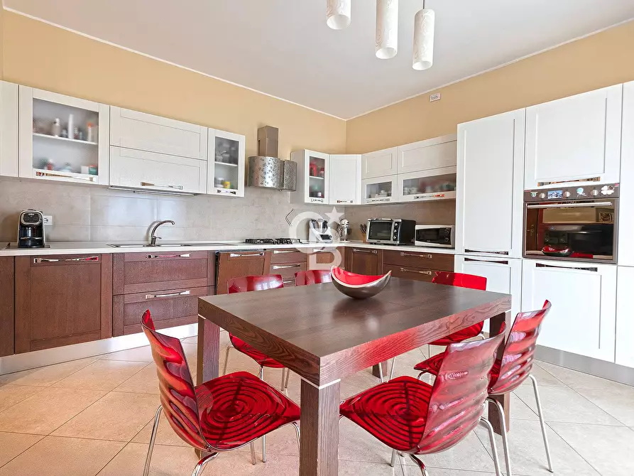 Immagine 2 di Appartamento in vendita  in Via Vallerano a Bassano In Teverina