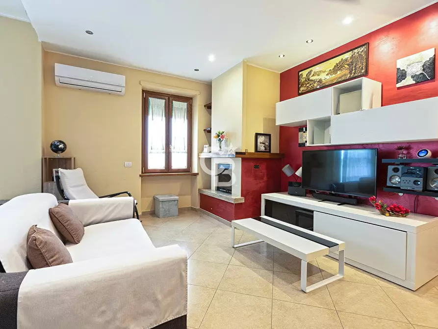 Immagine 5 di Appartamento in vendita  in Via Vallerano a Bassano In Teverina