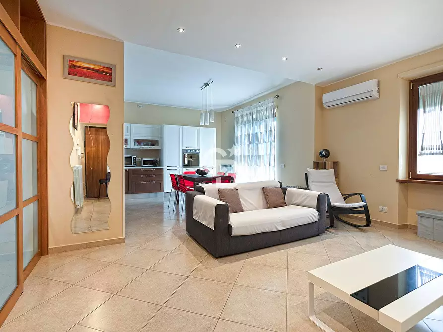 Immagine 3 di Appartamento in vendita  in Via Vallerano a Bassano In Teverina