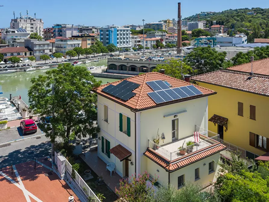 casa indipendente in vendita a Cattolica