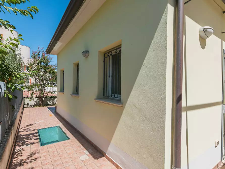 Immagine 34 di Villa in vendita  in Via Caboto a Cattolica