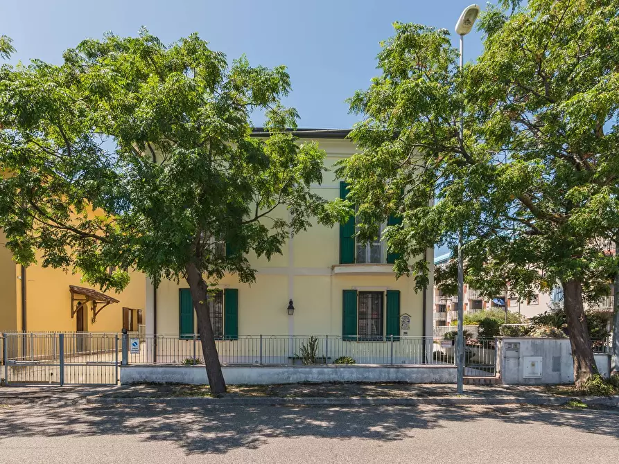 Immagine 35 di Villa in vendita  in Via Caboto a Cattolica