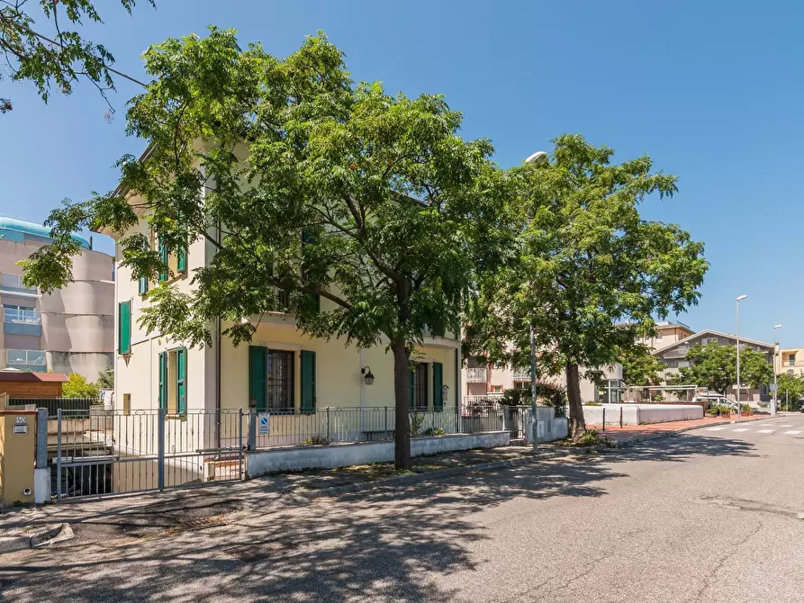 Immagine 36 di Villa in vendita  in Via Caboto a Cattolica