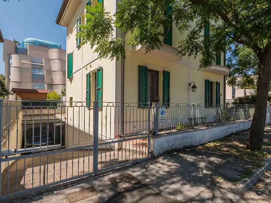 Immagine 37 di Villa in vendita  in Via Caboto a Cattolica