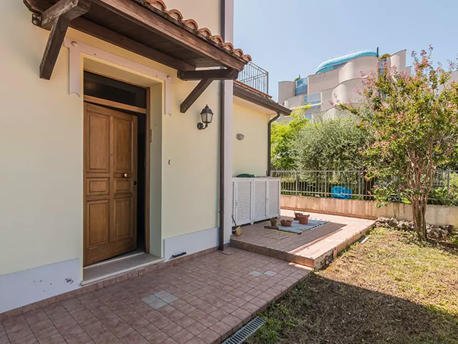 Immagine 38 di Villa in vendita  in Via Caboto a Cattolica