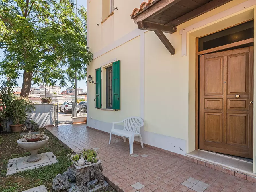 Immagine 39 di Villa in vendita  in Via Caboto a Cattolica