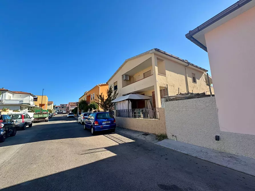 Immagine 1 di Appartamento in vendita  in VIA BENEVENTO 25 a Olbia