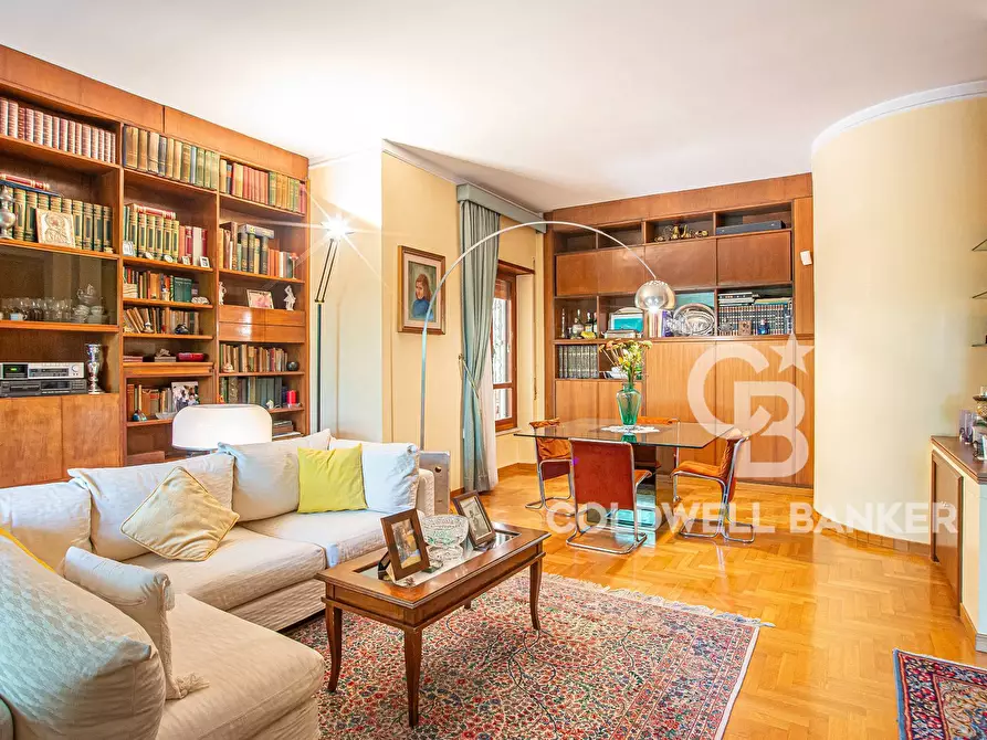 Immagine 5 di Appartamento in vendita  in Via Renato Fucini 200 a Roma