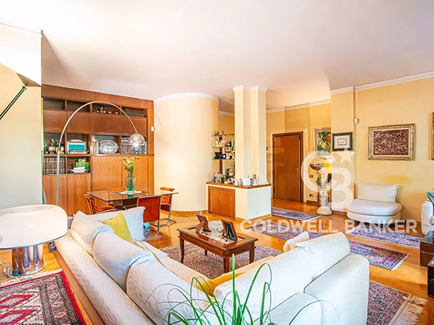 Immagine 6 di Appartamento in vendita  in Via Renato Fucini 200 a Roma