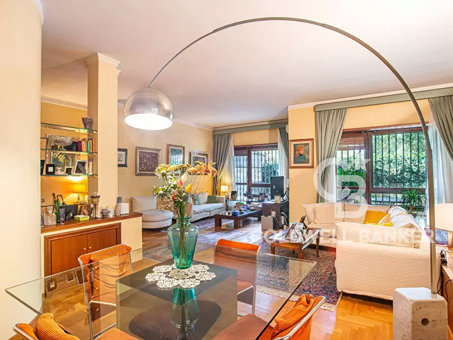 Immagine 8 di Appartamento in vendita  in Via Renato Fucini 200 a Roma