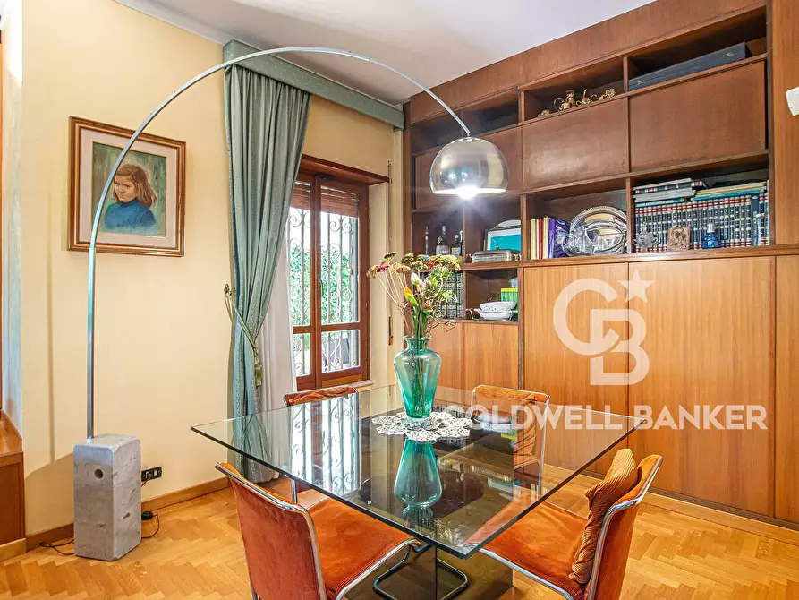 Immagine 9 di Appartamento in vendita  in Via Renato Fucini 200 a Roma